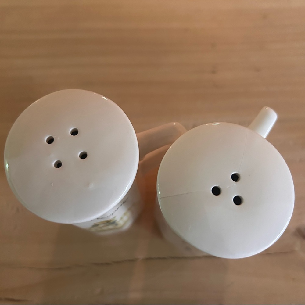 HOLLY HOBBIE vintage Memory Keepsake Salt and Pepper Shakers - - Picture 2 of 3